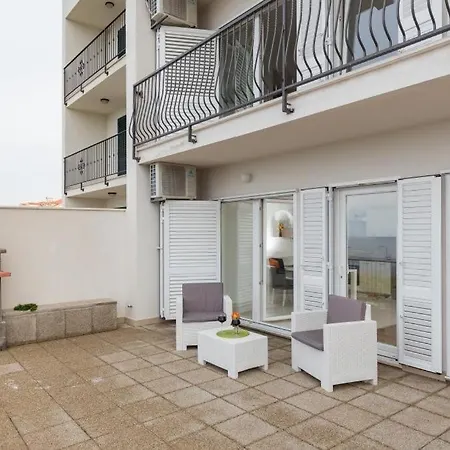 Manuela Цавтат